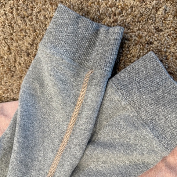 Lululemon - Picture 6 of 6